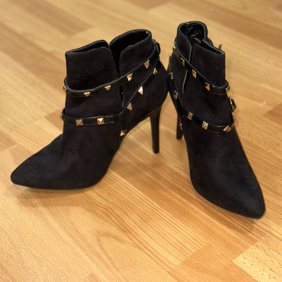 Gold studded booties - Picture 2 of 5